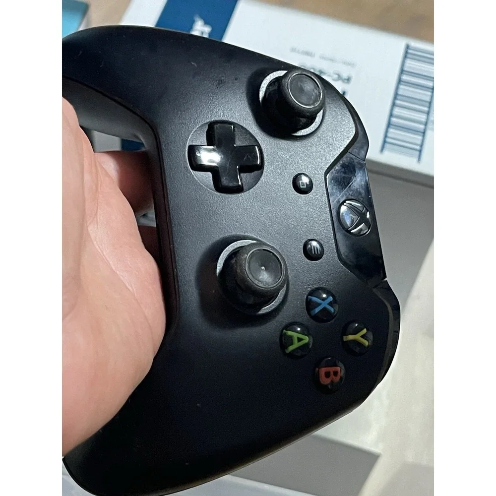 Microsoft Xbox‎ One Wireless Controller - Black - Missing Battery Cover